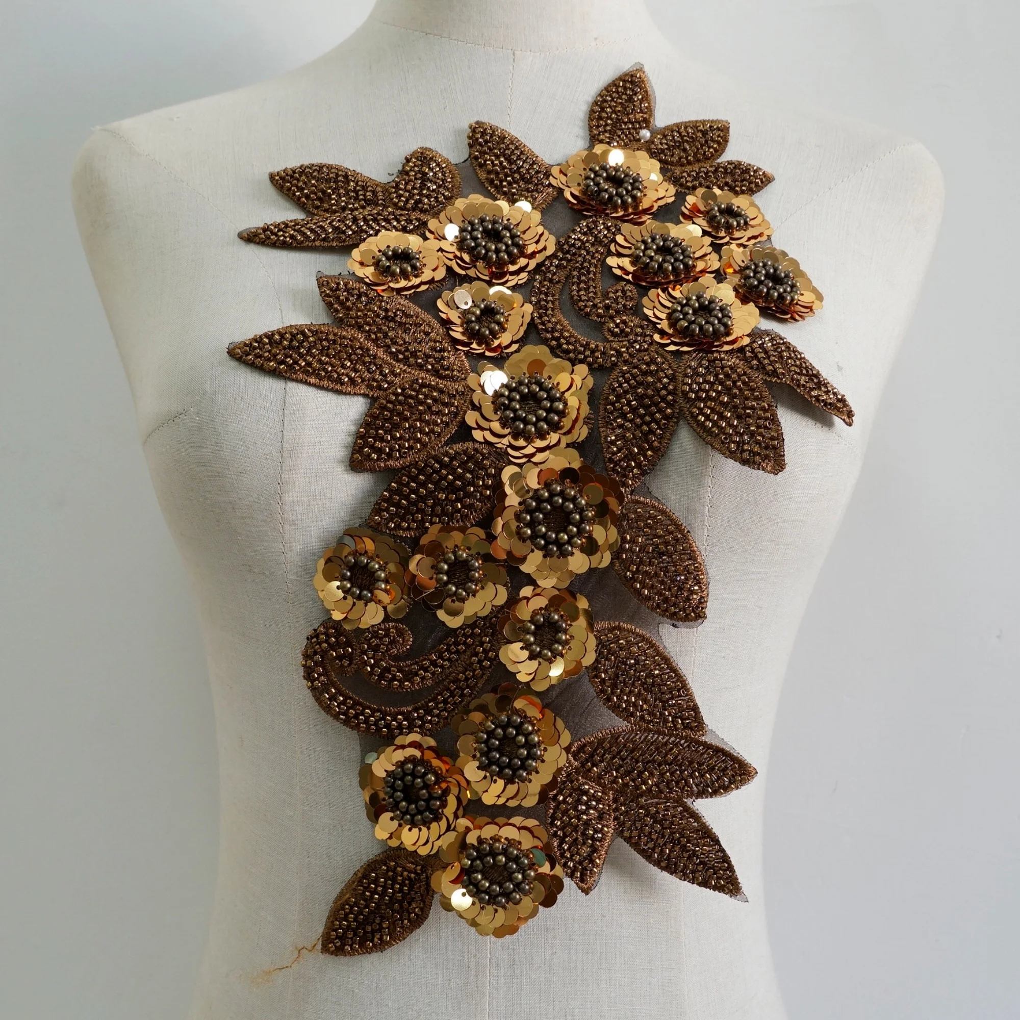 1PCS Exquisite Hand-Beaded 3D Sequin Flower Trims 20.5cmX36cm Embroidery Applique Wedding Hair Accessory for Brides
1PCS Exquisite Hand-Beaded 3D Sequin Flower Trims 20.5cmX36cm Embroidery Applique Wedding Hair Accessory for Brides