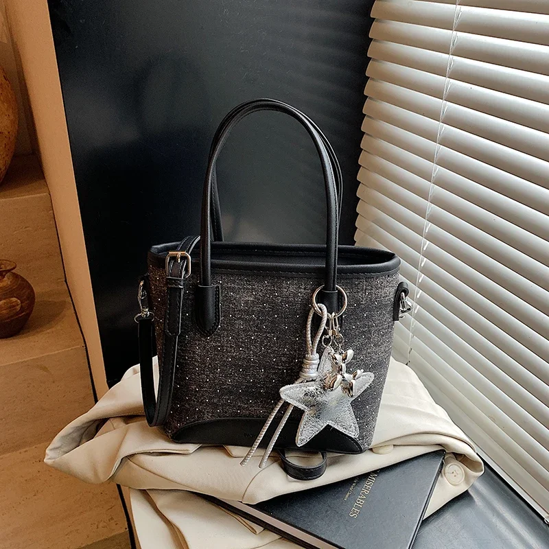 Denim Bag for Women with Large Capacity Tote Bag 2025 New Summer Casual Shoulder Diamond Plaid Bag, Class Commuting Tote Bag
Denim Bag for Women with Large Capacity Tote Bag 2025 New Summer Casual Shoulder Diamond Plaid Bag, Class Commuting Tote Bag