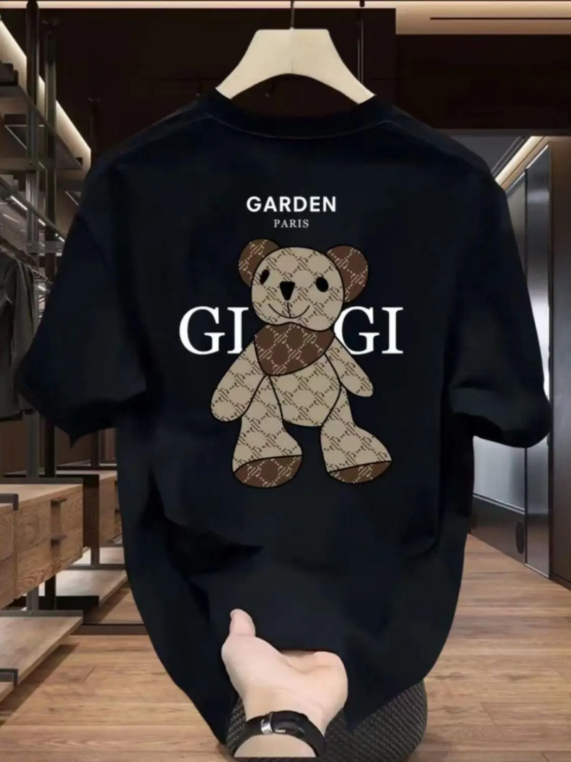 Новая летняя футболка GIGI Bear из чистого хлопка с короткими рукавами и круглым вырезом с принтом — модный и модный бренд.
Новая летняя футболка GIGI Bear из чистого хлопка с короткими рукавами и круглым вырезом с принтом — модный и модный бренд.