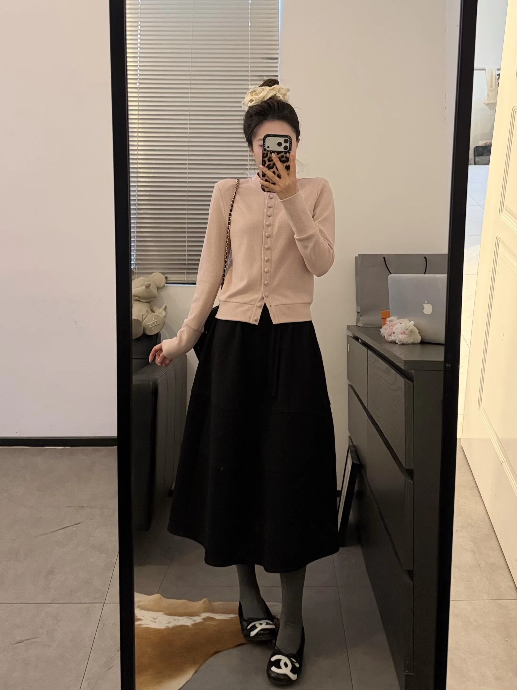 Женский кардиган Viiwen Gentle Sle Long Sve Fce с круглым вырезом, на пуговицах, из мягкой ткани, для ранней весны, с эффектом похудения
Женский кардиган Viiwen Gentle Sle Long Sve Fce с круглым вырезом, на пуговицах, из мягкой ткани, для ранней весны, с эффектом похудения