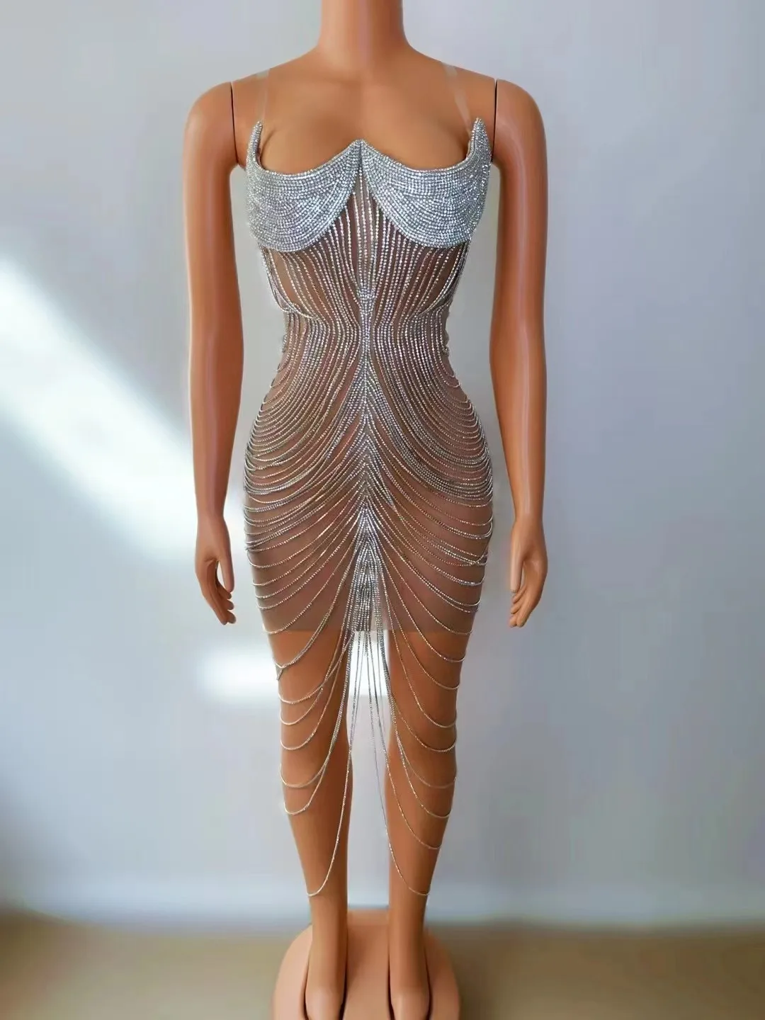 Water Diamond Mesh Diamond Chain Tassel Elastic Short Skirt High And Low End Dress Stage Performance Clothing
Water Diamond Mesh Diamond Chain Tassel Elastic Short Skirt High And Low End Dress Stage Performance Clothing