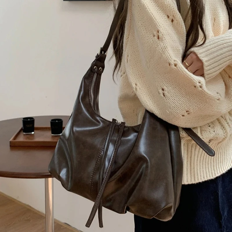 2025 New Retro Underarm Bag Fashion Leisure Large Capacity Shoulder Bag Women's Daily Commuter Bag Crossbody Bag Women's Bag
2025 New Retro Underarm Bag Fashion Leisure Large Capacity Shoulder Bag Women's Daily Commuter Bag Crossbody Bag Women's Bag
