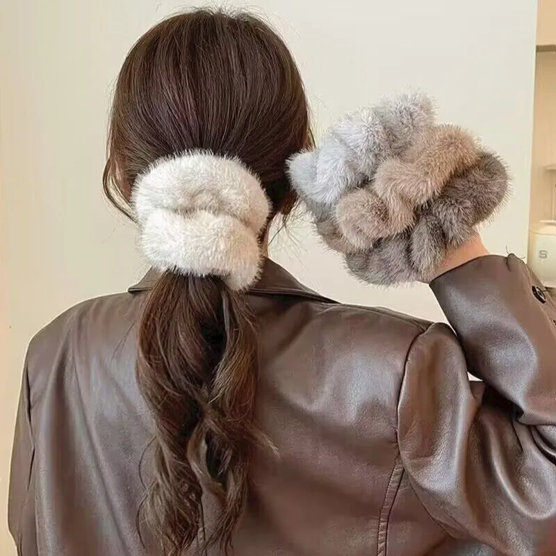 Autumn Winter New Faux Mink Fur Large Scrunchie High-End Bun Hair Tie Durable Hair Rope Leather Hair Accessory 헤어밴드
Autumn Winter New Faux Mink Fur Large Scrunchie High-End Bun Hair Tie Durable Hair Rope Leather Hair Accessory 헤어밴드