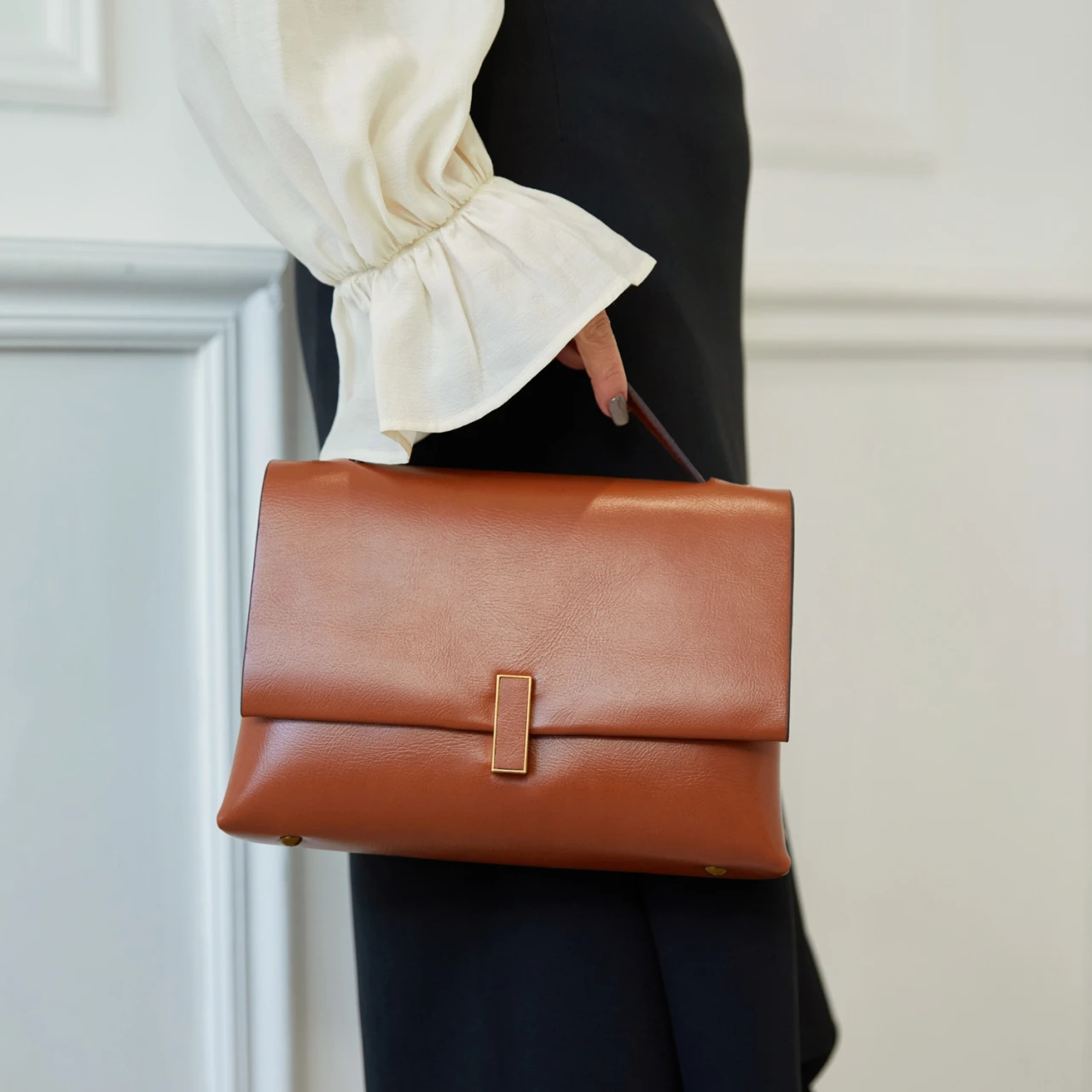 Высококачественная кожаная сумка через плечо в стиле Messenger, женская сумка через плечо, элегантный популярный люксовый бренд
Высококачественная кожаная сумка через плечо в стиле Messenger, женская сумка через плечо, элегантный популярный люксовый бренд