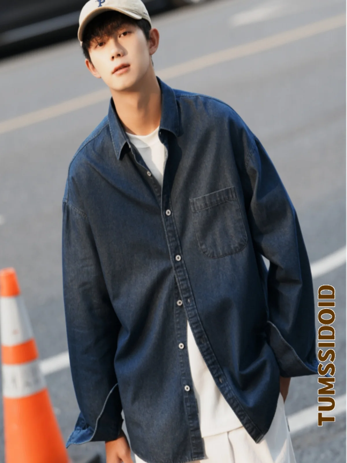 Свободная повседневная мужская джинсовая рубашка с длинным рукавом в винтажном американском рабочем стиле, модная уличная одежда, весна-осень, свободный крой
Свободная повседневная мужская джинсовая рубашка с длинным рукавом в винтажном американском рабочем стиле, модная уличная одежда, весна-осень, свободный крой