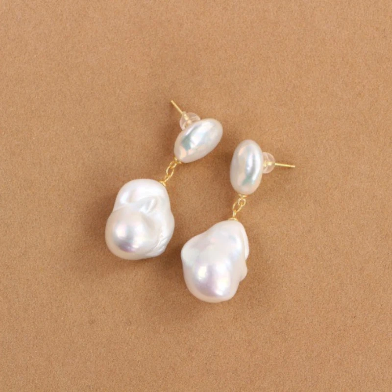Alien Baroque Retro White Pearl Lady's Earrings Fashion Personality Store Owner Private Collection Goods Earrings Female
Alien Baroque Retro White Pearl Lady's Earrings Fashion Personality Store Owner Private Collection Goods Earrings Female