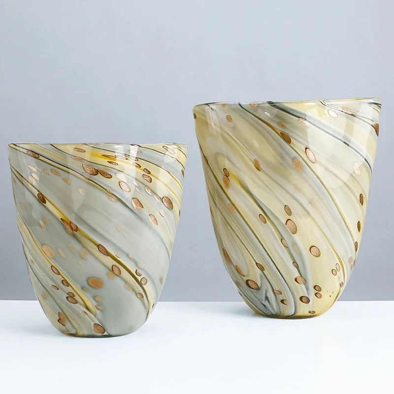 Color handmade glass vase Modern light luxury home design Flat flower ware
Color handmade glass vase Modern light luxury home design Flat flower ware