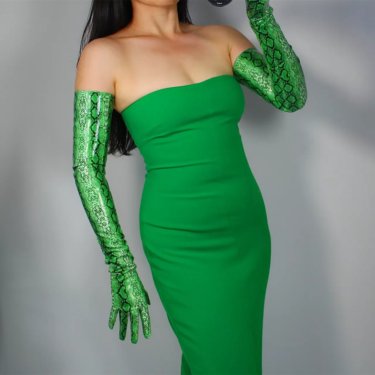 Green Snake LATEX LONG GLOVES Shine Faux Patent Leather 28" 70cm Shoulder Animal Print Python Fashion Cosplay Costume Halloween
Green Snake LATEX LONG GLOVES Shine Faux Patent Leather 28" 70cm Shoulder Animal Print Python Fashion Cosplay Costume Halloween