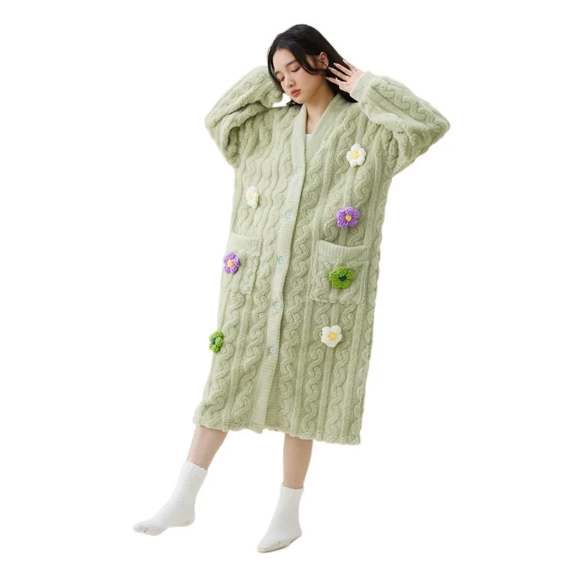 Autumn And Winter Coral Velvet Warm Women's V-neck Thickened Pajamas Couple's Home Clothing Can Be Worn Out In The Night-robe
Autumn And Winter Coral Velvet Warm Women's V-neck Thickened Pajamas Couple's Home Clothing Can Be Worn Out In The Night-robe
