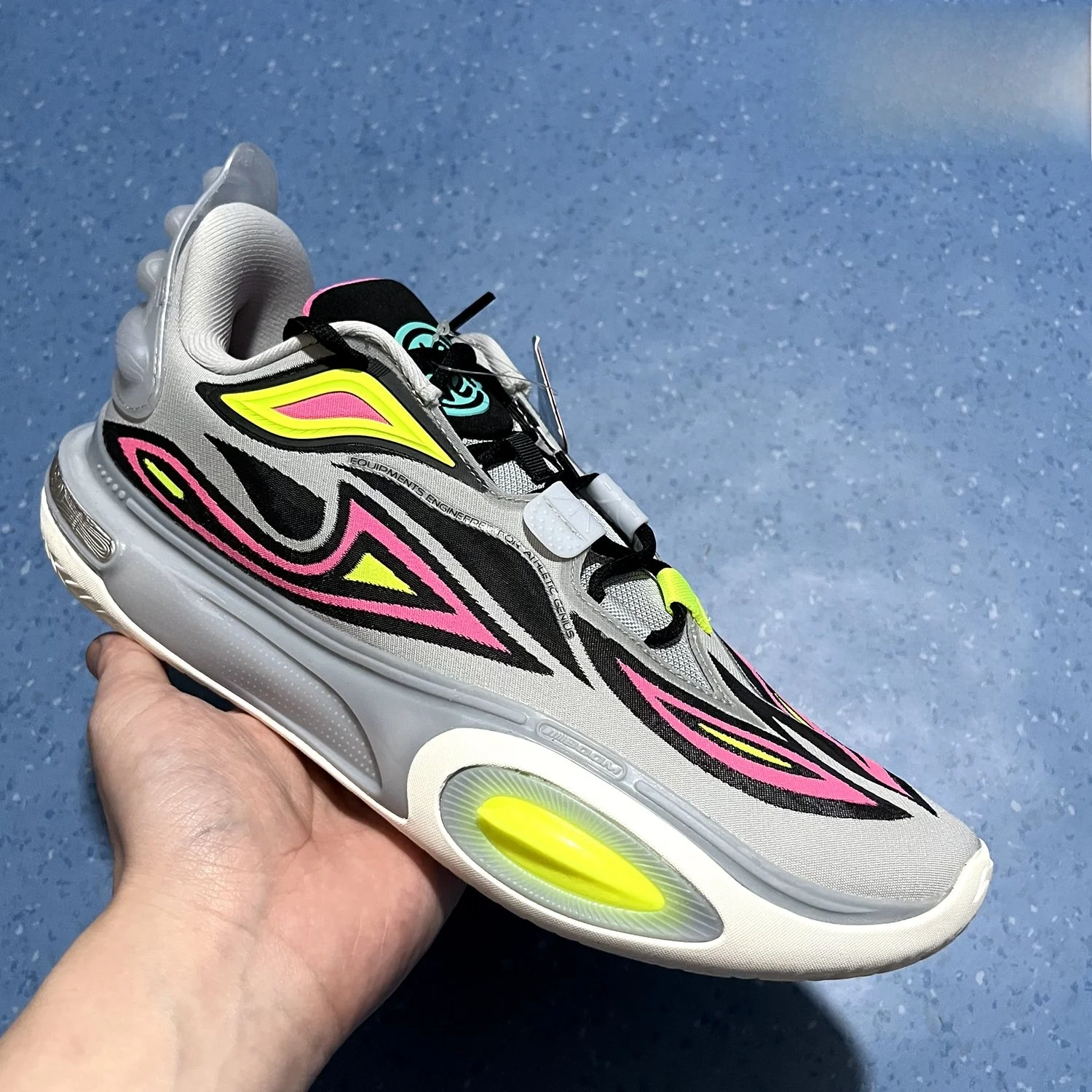 Wade Way V2 Baskeall oes Мужская Sport oes Tuff RB o Абсорбционная легкая дышащая поддерживающая обувь без шнуровки
Wade Way V2 Baskeall oes Мужская Sport oes Tuff RB o Абсорбционная легкая дышащая поддерживающая обувь без шнуровки