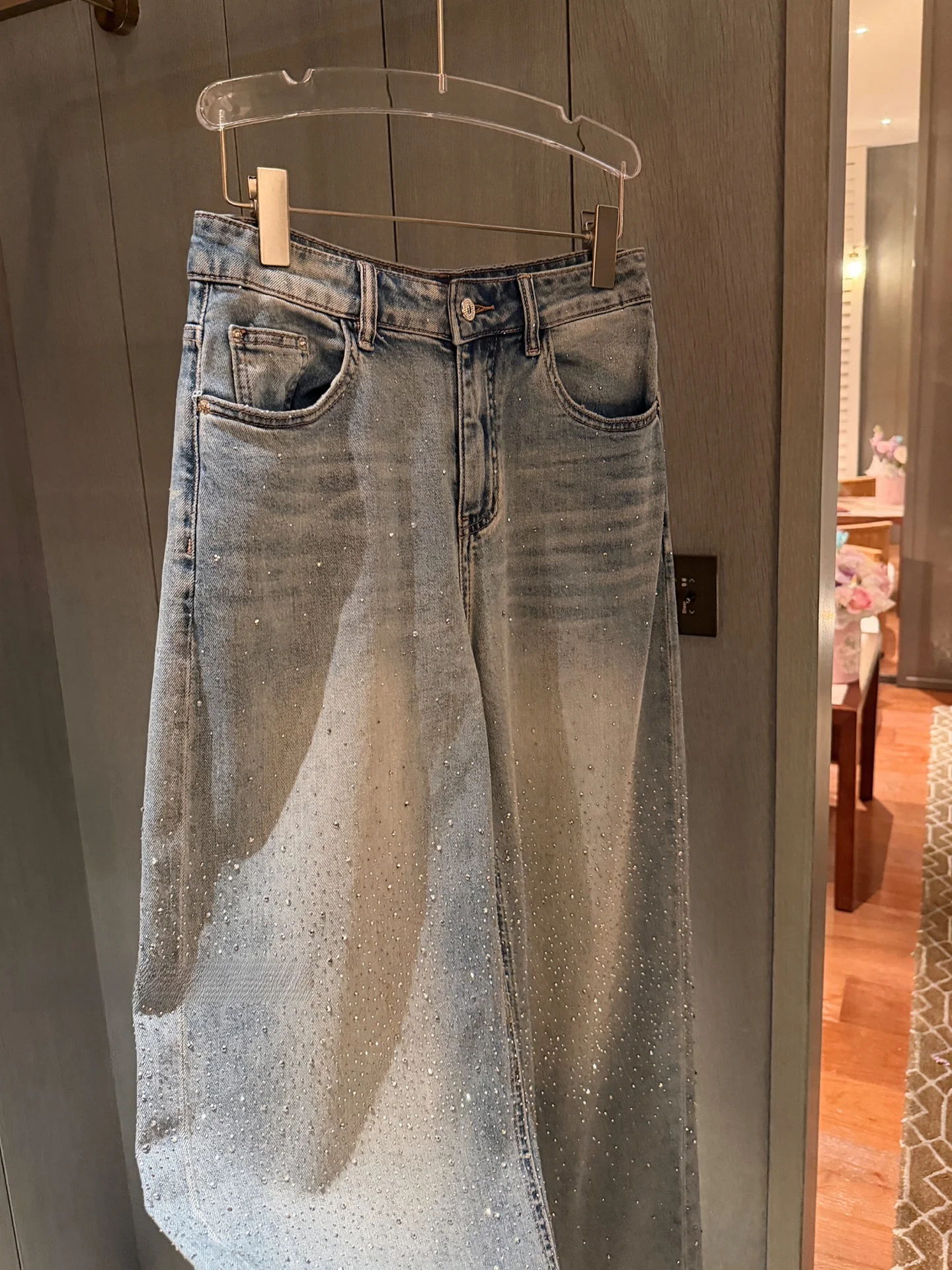 Early Spring High Waist Slimming Straight Leg Jeans Women's Commute Casual Floor Length Diamond Embellied Trousers
Early Spring High Waist Slimming Straight Leg Jeans Women's Commute Casual Floor Length Diamond Embellied Trousers