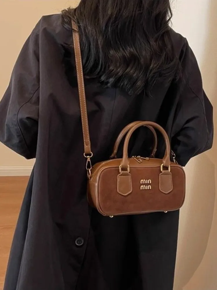 Famous brand high-end handbag bag female 2025 luxury designer all-match fashion shoulder bag messenger bowling bag female bag
Famous brand high-end handbag bag female 2025 luxury designer all-match fashion shoulder bag messenger bowling bag female bag