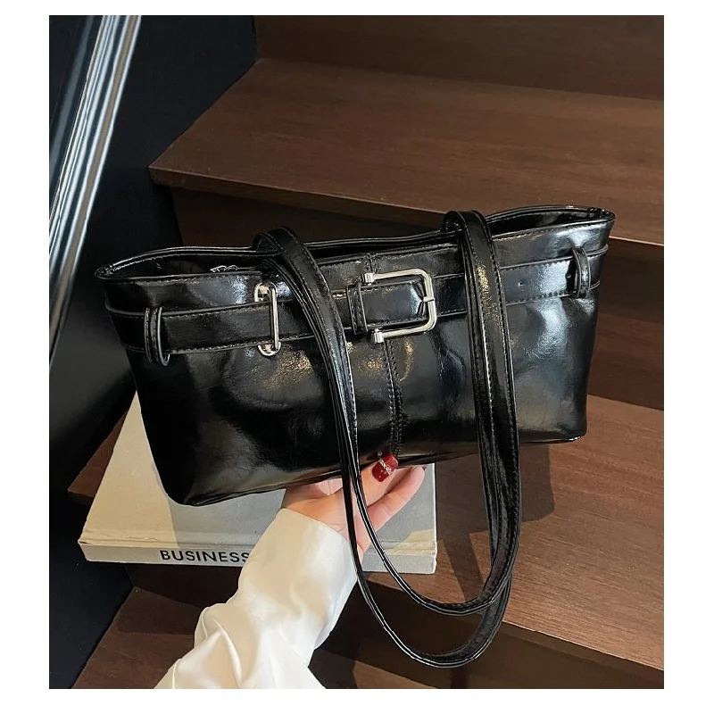 Women's Messenger Bag Crafted From Lavender-Patterned Leather Boasting Elegant High-End Lasting Spacious Soft Modern Style
Women's Messenger Bag Crafted From Lavender-Patterned Leather Boasting Elegant High-End Lasting Spacious Soft Modern Style