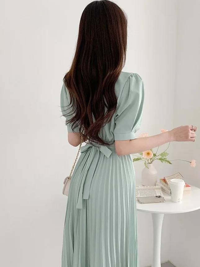 Ele Summer Women's Dr Chic V-Ne Slimming Bubble Sve Pleated Skirt Crossed Waist Slimming Faionable Gown
Ele Summer Women's Dr Chic V-Ne Slimming Bubble Sve Pleated Skirt Crossed Waist Slimming Faionable Gown