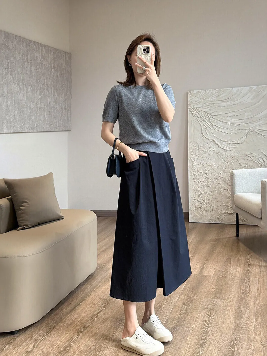 Spring 2026 plus Size A-Line Skirt in Royal Blue Beautiful Slimming High Waist Midi Skirt for All Body pes Casual Wear
Spring 2026 plus Size A-Line Skirt in Royal Blue Beautiful Slimming High Waist Midi Skirt for All Body pes Casual Wear