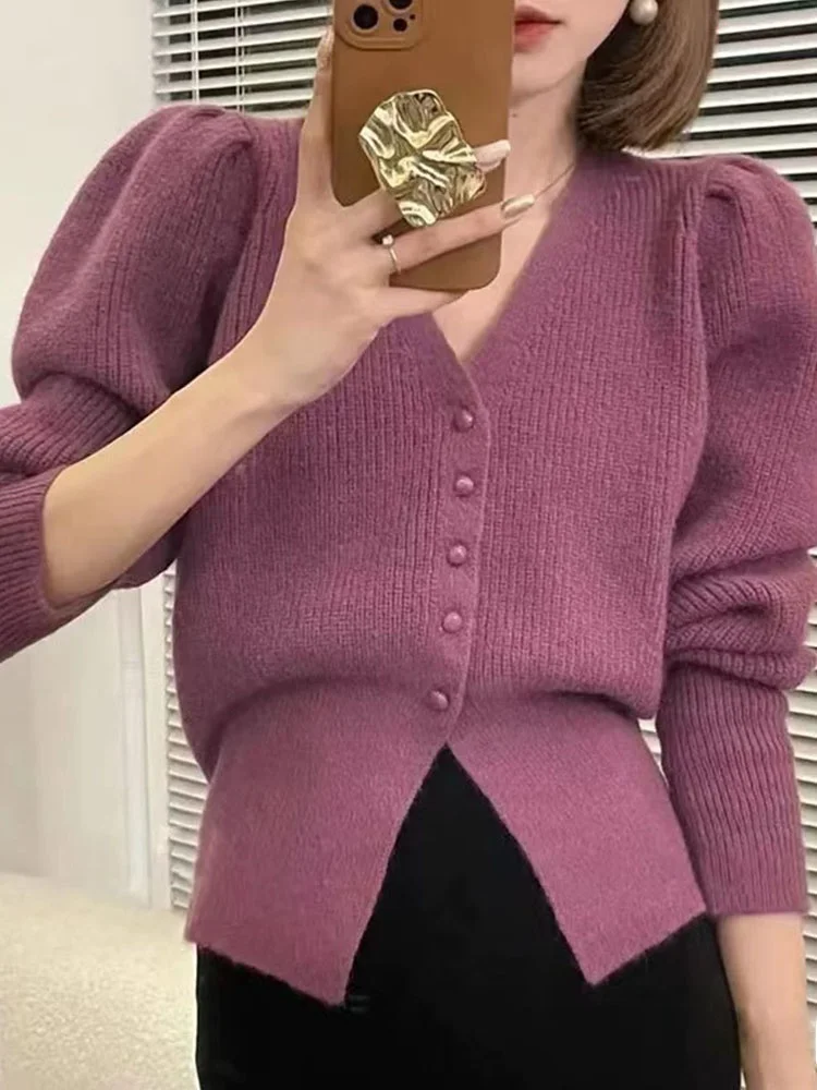 Women's Fashion V-neck Knitted Sweater Slimming Waist Design Belted New Style European Goods Lower Split Design Cardigan Coat
Women's Fashion V-neck Knitted Sweater Slimming Waist Design Belted New Style European Goods Lower Split Design Cardigan Coat
