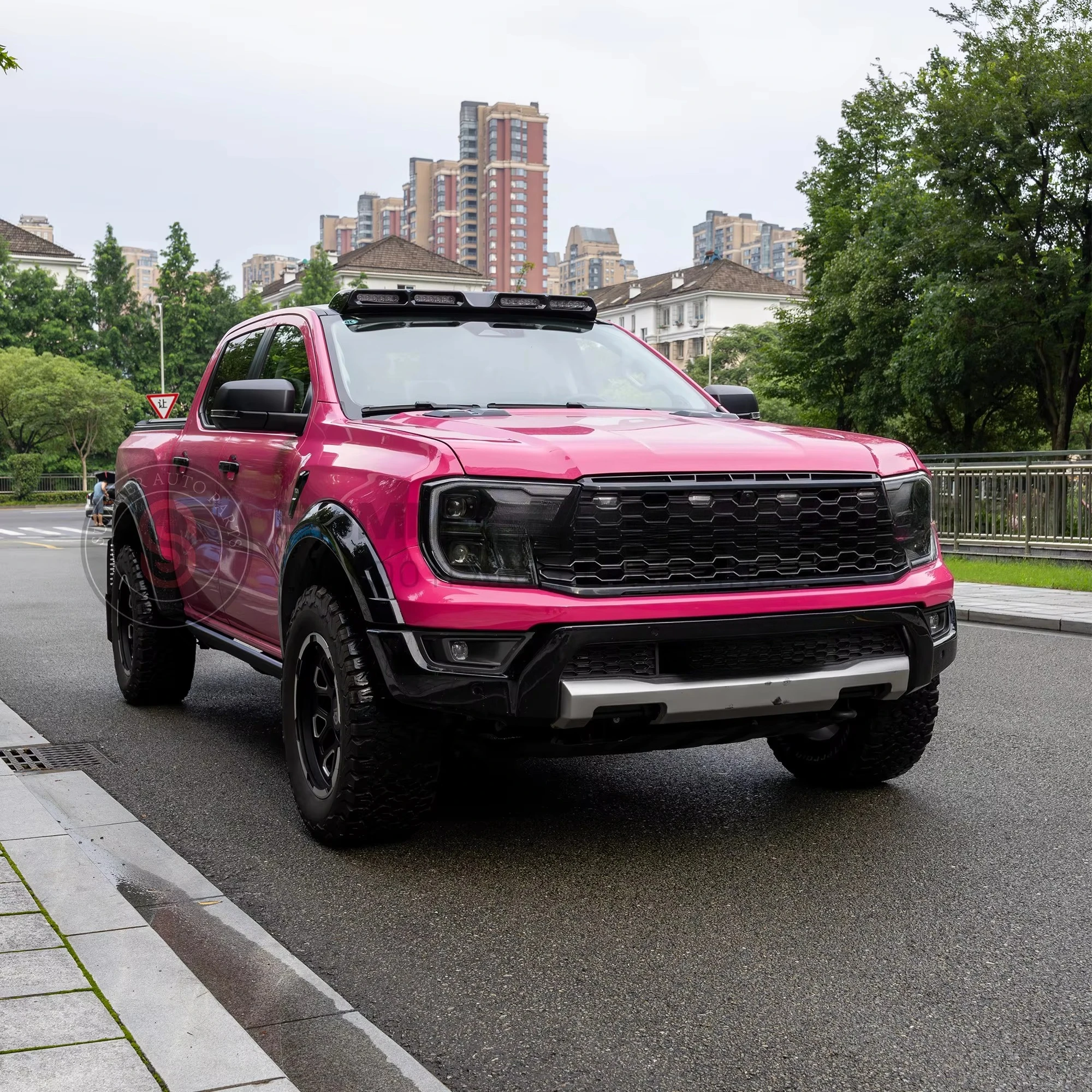 Summer Auto Parts Car Accessaries Off-Road Led Bar Pod Lights 4 Lens Roof Lights for Ranger Raptor Roof Light
Summer Auto Parts Car Accessaries Off-Road Led Bar Pod Lights 4 Lens Roof Lights for Ranger Raptor Roof Light