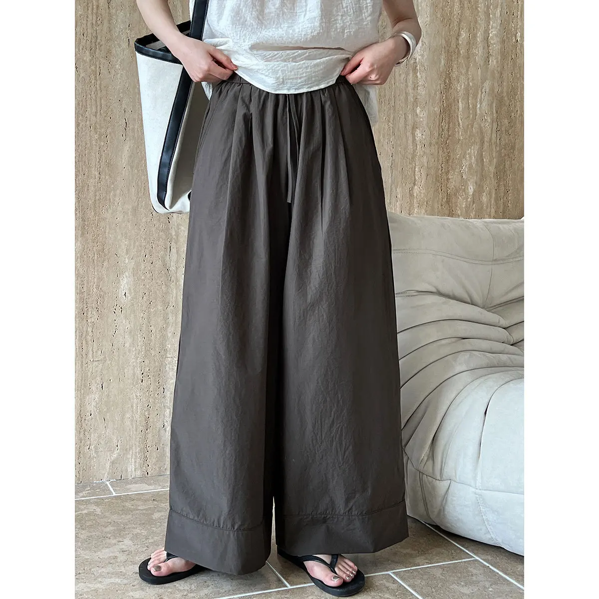 Casual Simple Summer New Loose Big Leg Wide Leg Pants Women's Light and Thin Drawstring Curled Casual Pants 1930
Casual Simple Summer New Loose Big Leg Wide Leg Pants Women's Light and Thin Drawstring Curled Casual Pants 1930