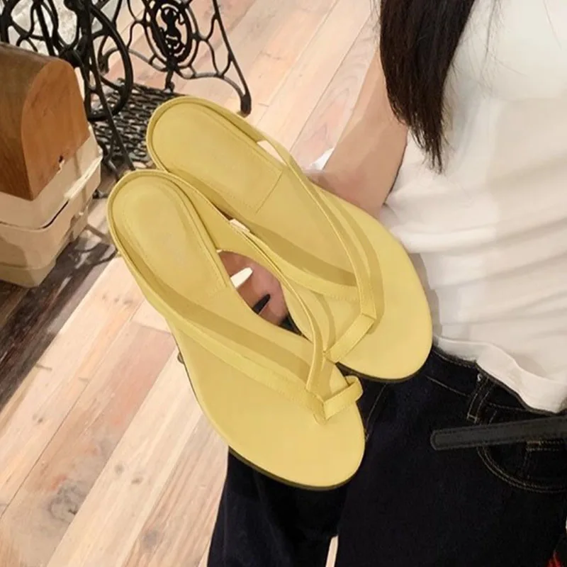 2026 Summer New Women's Sandals Elegant Thin Belt Clip-toed Thick Heel Outer Wear Slippers Holiday Beach Slippers Women
2026 Summer New Women's Sandals Elegant Thin Belt Clip-toed Thick Heel Outer Wear Slippers Holiday Beach Slippers Women