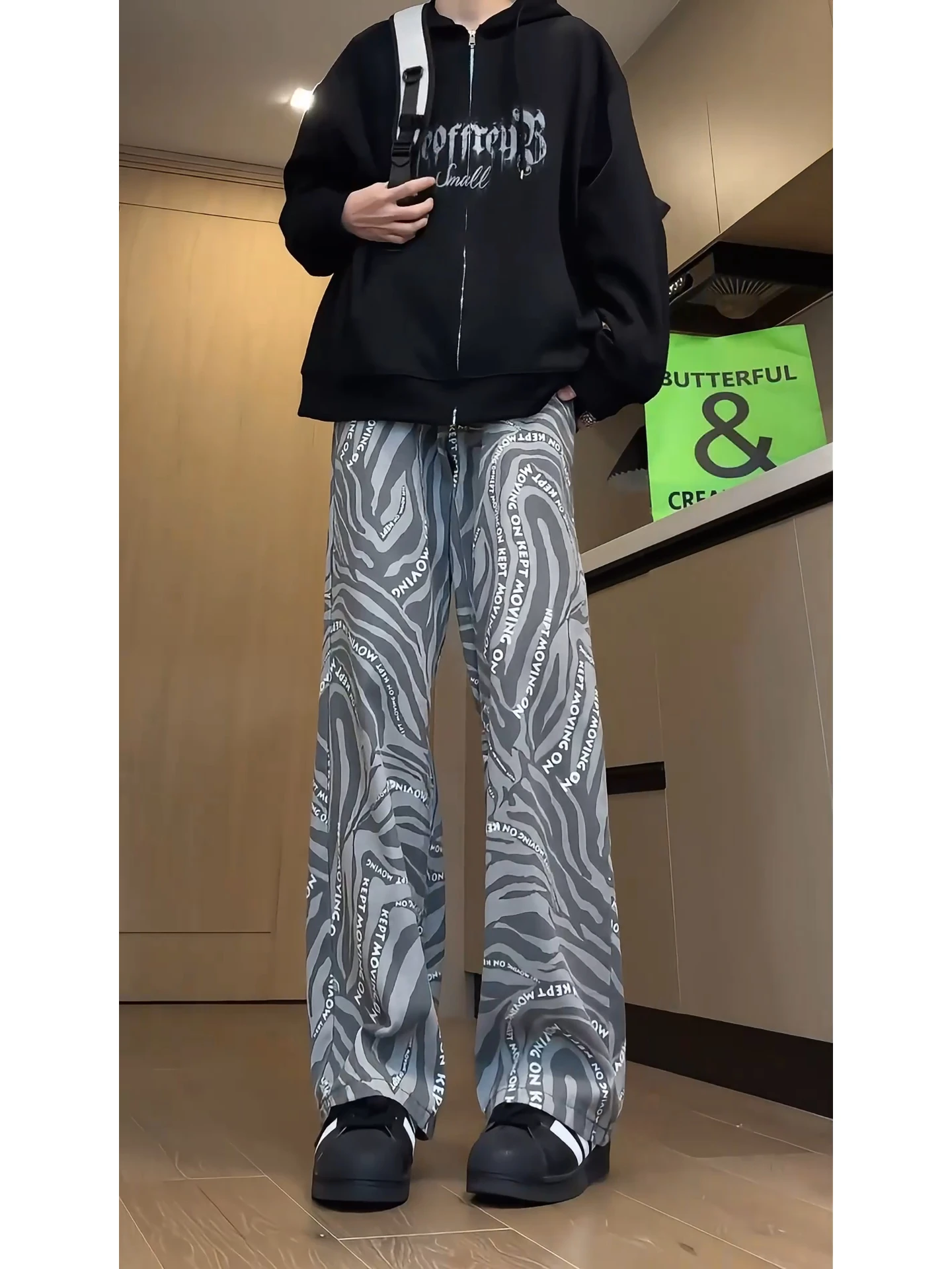 Zebra Stripe Letter Print Design Straight Leg Men's Jeans Casual Wide Leg Pants Autumn Winter Trendy High Street Sle
Zebra Stripe Letter Print Design Straight Leg Men's Jeans Casual Wide Leg Pants Autumn Winter Trendy High Street Sle