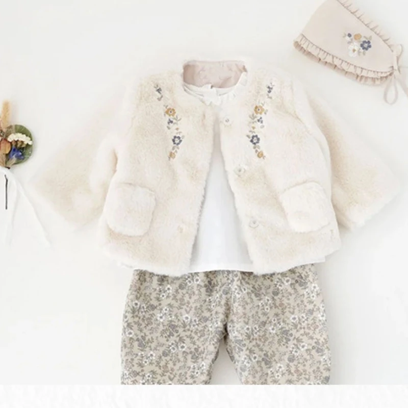 In Stock! Girls clothes Embroidered Fur Coat 2025 AW New Girls Embroidered Coat Imitation Fur Grass
In Stock! Girls clothes Embroidered Fur Coat 2025 AW New Girls Embroidered Coat Imitation Fur Grass
