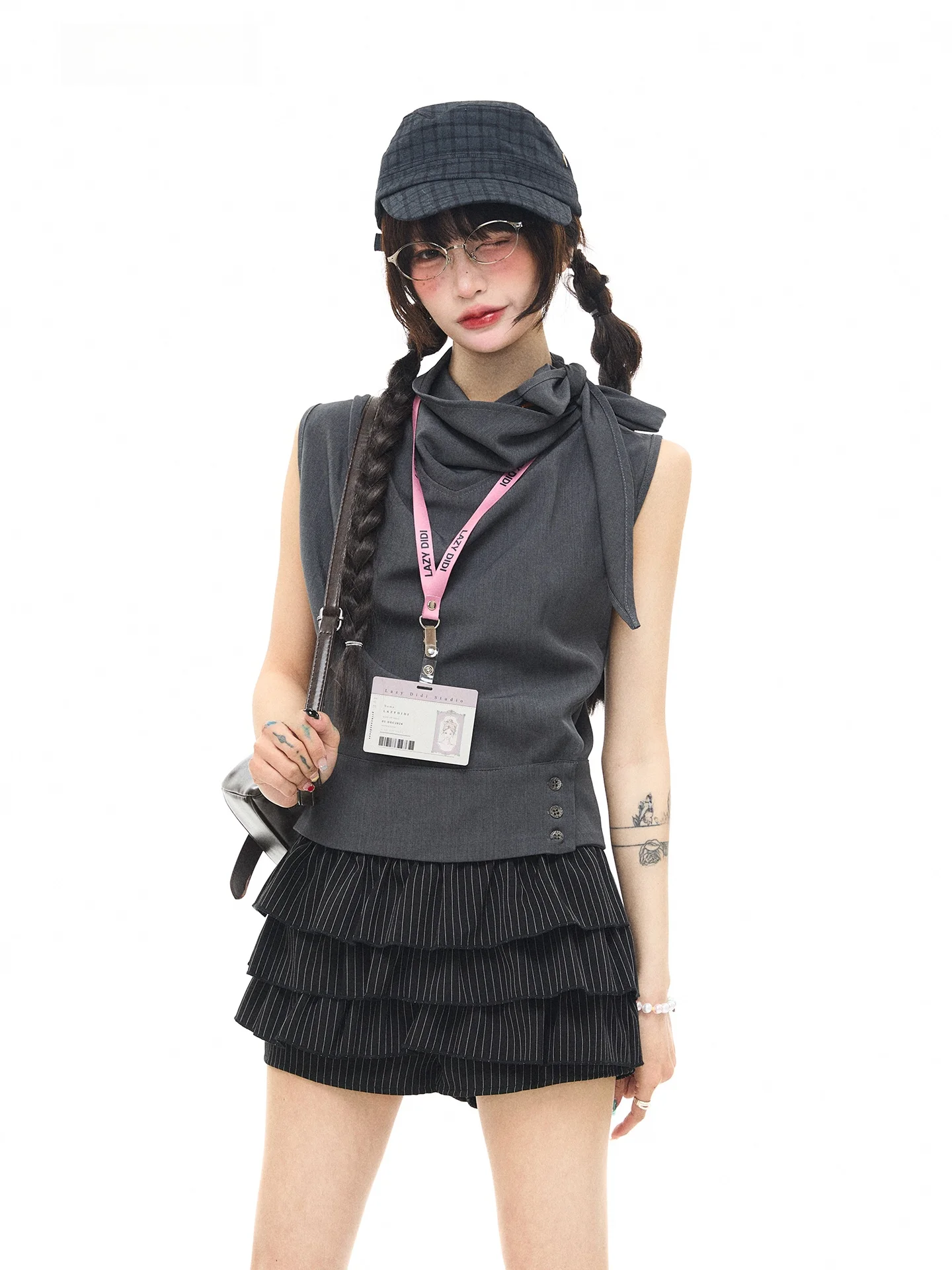 Astrsk High Collar Sleeveless Short Top Women's Slim Fit Sweet And Spicy Style Summer Fashion Design Curvy Vest Outerwear
Astrsk High Collar Sleeveless Short Top Women's Slim Fit Sweet And Spicy Style Summer Fashion Design Curvy Vest Outerwear