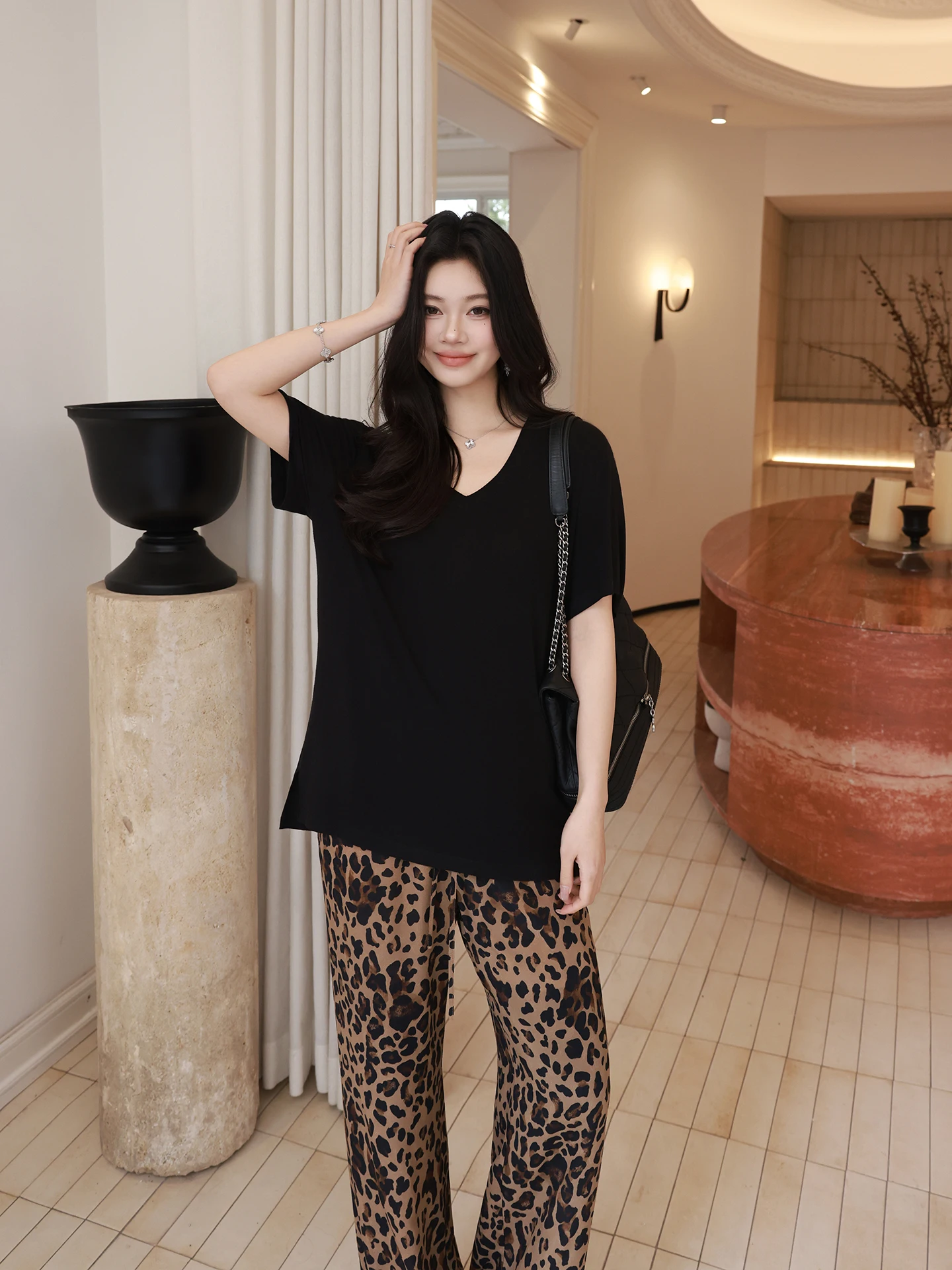 Slimming Effectiveness Yang's Private MEV Collar Protein T Spring New Style 37 North Latitude Cashmere Minimalist High Intell...
Slimming Effectiveness Yang's Private MEV Collar Protein T Spring New Style 37 North Latitude Cashmere Minimalist High Intell...