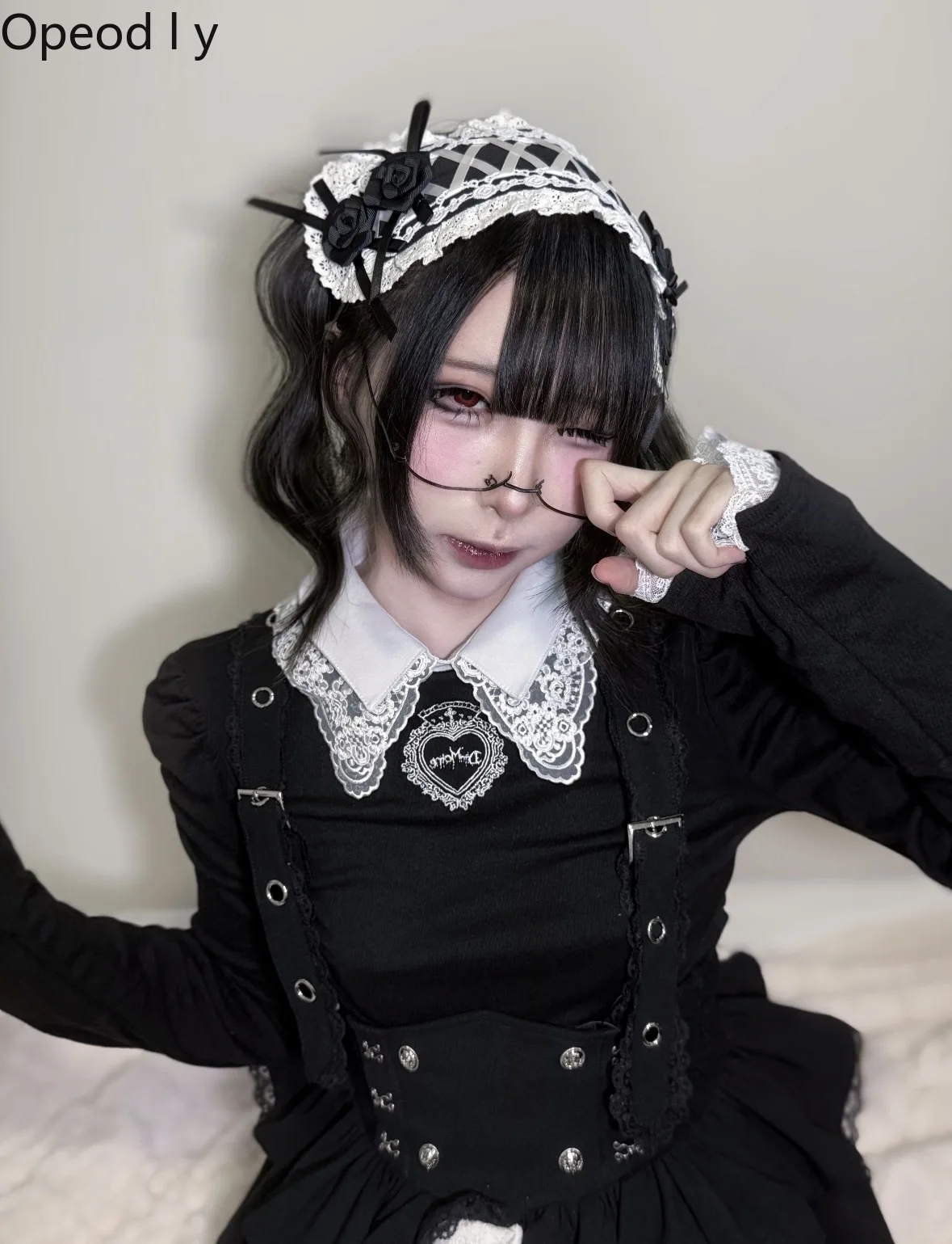 Y2k Subculture Japanese Dark Loli Girl Punk Style Lolita Top Mass Production Embroidered Lace Splicing Bottoming Shirt
Y2k Subculture Japanese Dark Loli Girl Punk Style Lolita Top Mass Production Embroidered Lace Splicing Bottoming Shirt