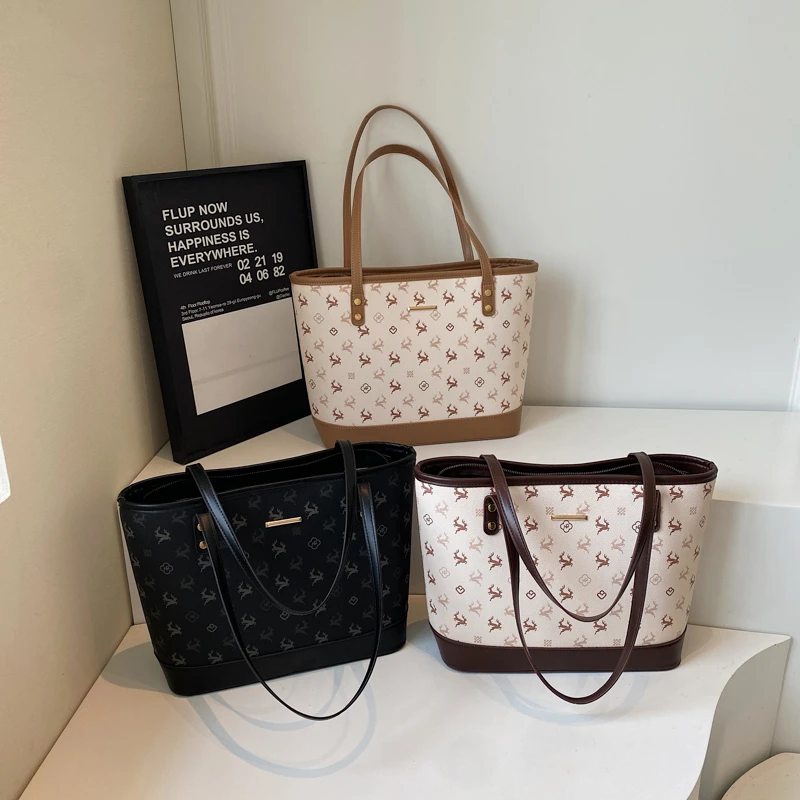 Large capacity luxury pattern zipper shoulder bag, fashionable classic handbag, high-quality party women's bag
Large capacity luxury pattern zipper shoulder bag, fashionable classic handbag, high-quality party women's bag
