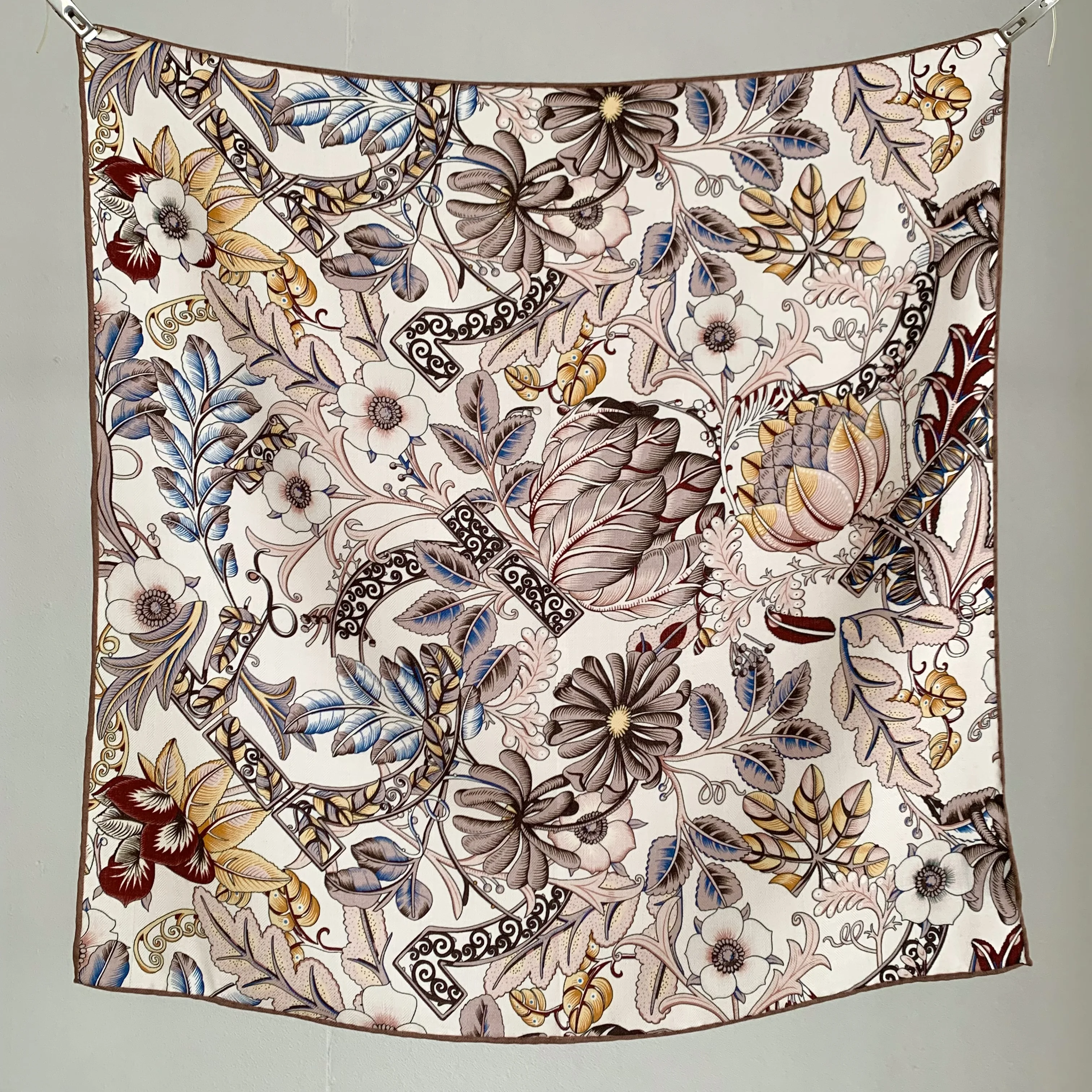 High-quality Women's Velvet and Silk Scarf with Flower Double-sided Print - Soft and Comfortable Square Scarf - Small Silk Scarf
High-quality Women's Velvet and Silk Scarf with Flower Double-sided Print - Soft and Comfortable Square Scarf - Small Silk Scarf