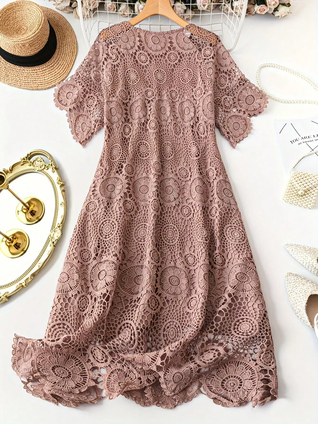 Plus Size Lace V-Neck A-Line Dress Elegant Short Sleeve Scallop Trim For Spring Summer
Plus Size Lace V-Neck A-Line Dress Elegant Short Sleeve Scallop Trim For Spring Summer