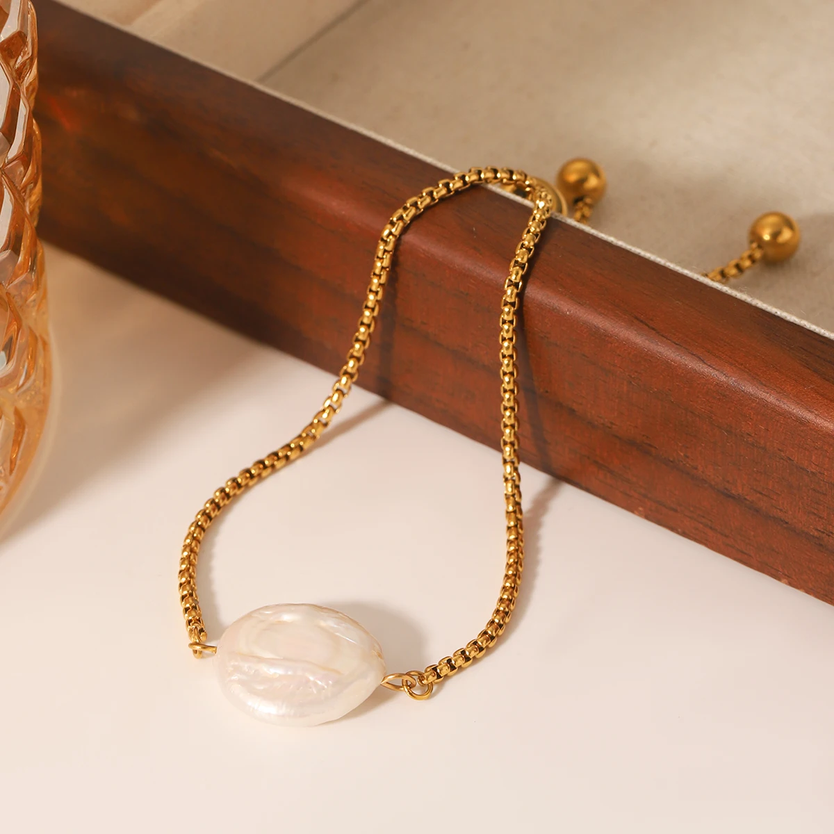 Huang Chao Single Oblate Pearl Drawstring Bracelet For Girls Stainless Steel Women Bracelet Luxury Designer Jewelry Gift 
Huang Chao Single Oblate Pearl Drawstring Bracelet For Girls Stainless Steel Women Bracelet Luxury Designer Jewelry Gift