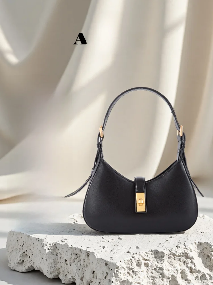 Faionable Light Luxury Aquascutum Women's Underarm Bag Single oulder Handbag Lo Bule Clasp Casual Handbag Leather
Faionable Light Luxury Aquascutum Women's Underarm Bag Single oulder Handbag Lo Bule Clasp Casual Handbag Leather