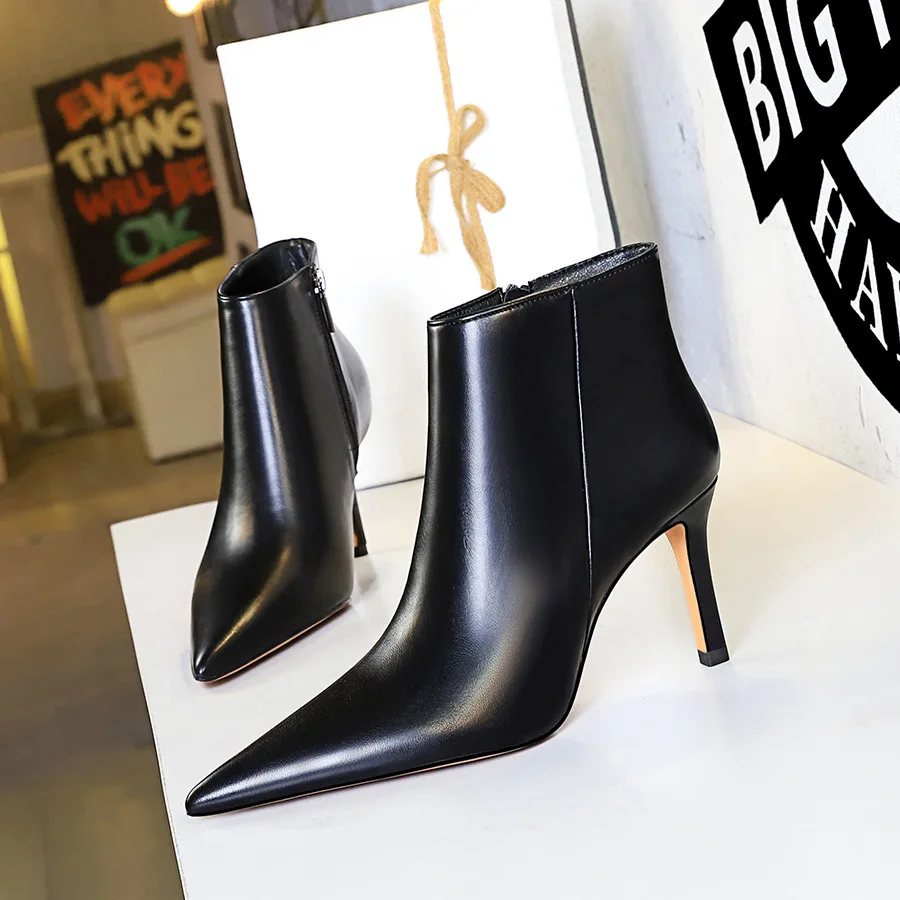 Winter Fashionable Simple Sexy High Heels Nightclub Side Zipper Pointed Foot Trimming For Slimming Boots Women Pumps Ladies Shoe
Winter Fashionable Simple Sexy High Heels Nightclub Side Zipper Pointed Foot Trimming For Slimming Boots Women Pumps Ladies Shoe