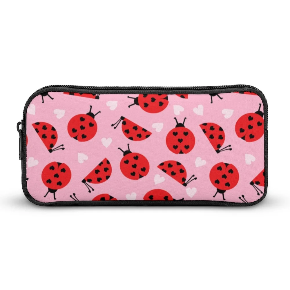 1PCS Pink Background Ladybug Pattern Black Pencil Case, Large Capacity, Sturdy & Durable, Suit for Pen Case, Easy To Carry
1PCS Pink Background Ladybug Pattern Black Pencil Case, Large Capacity, Sturdy & Durable, Suit for Pen Case, Easy To Carry