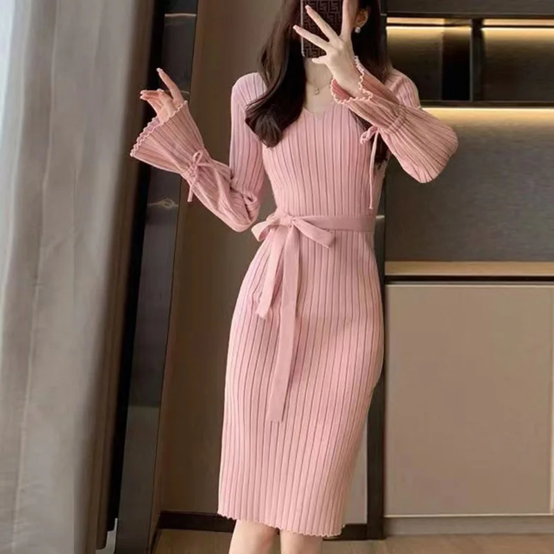 2024 New Solid Knit Dress Women Autumn Ribbed Contrast Pagoda Sleeve High Waist Lapel Gown Dress Knitwear Ladies Maxi Dress R141
2024 New Solid Knit Dress Women Autumn Ribbed Contrast Pagoda Sleeve High Waist Lapel Gown Dress Knitwear Ladies Maxi Dress R141