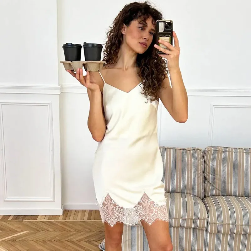 Tuularose Elegant Lace Mini Dress Women's Summer Sleeveless Backless Lace Patchwork Party Dress New Solid Women's Casual Dress
Tuularose Elegant Lace Mini Dress Women's Summer Sleeveless Backless Lace Patchwork Party Dress New Solid Women's Casual Dress