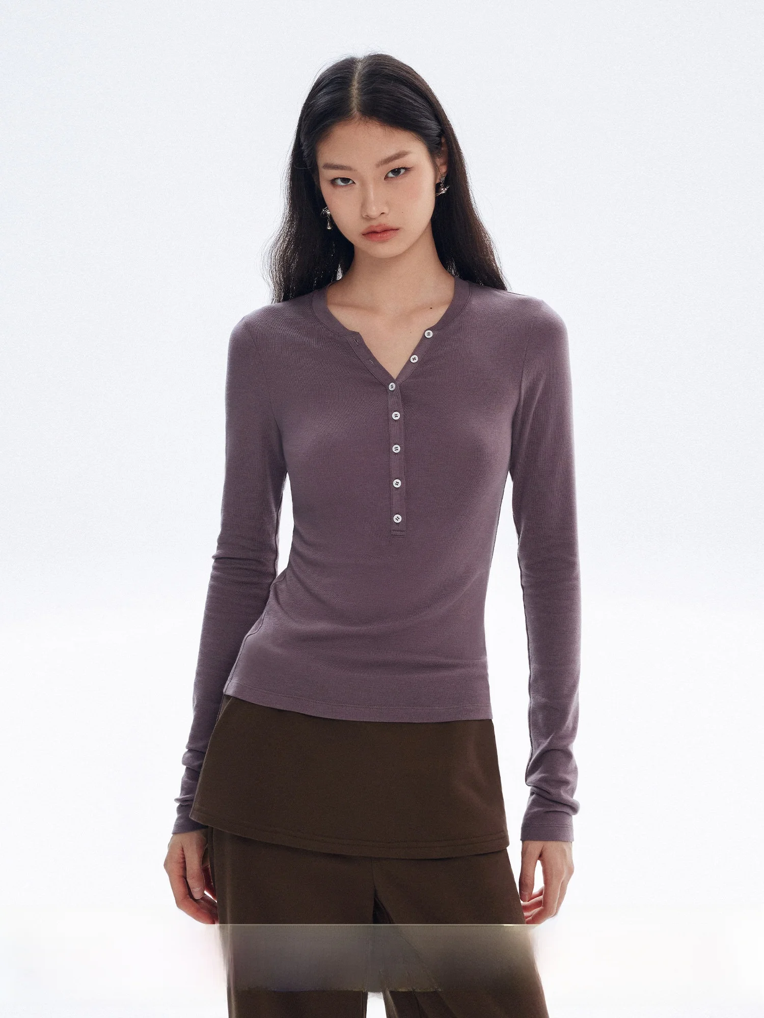 Classic MOLY CHO Slim Fit Long Sve Henry Collar Base irt ell Button Inner Wear T-irt Casual Sle Spring Season
Classic MOLY CHO Slim Fit Long Sve Henry Collar Base irt ell Button Inner Wear T-irt Casual Sle Spring Season
