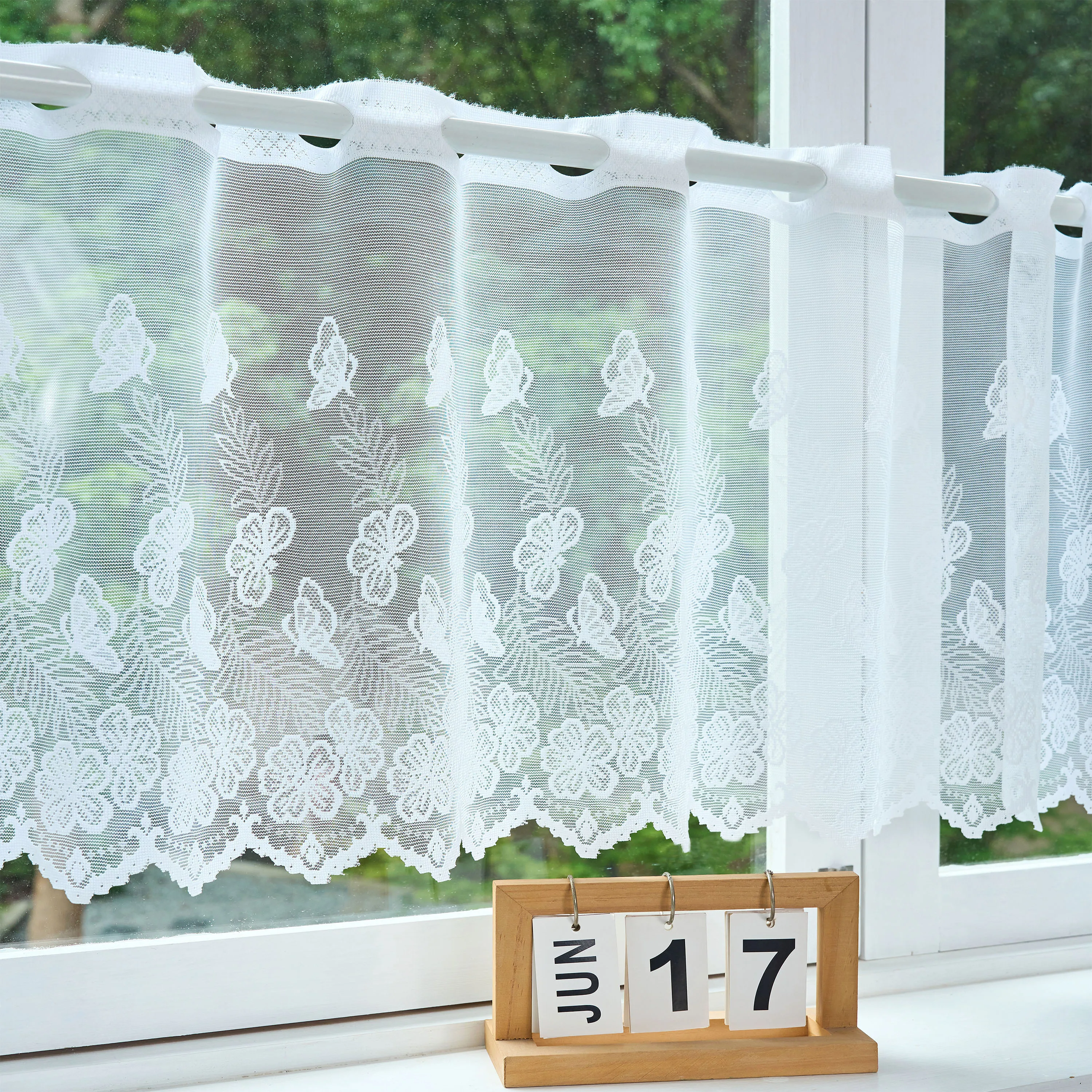 1 piece set of lace small curtains, petal and butterfly shaped small gauze curtains
1 piece set of lace small curtains, petal and butterfly shaped small gauze curtains