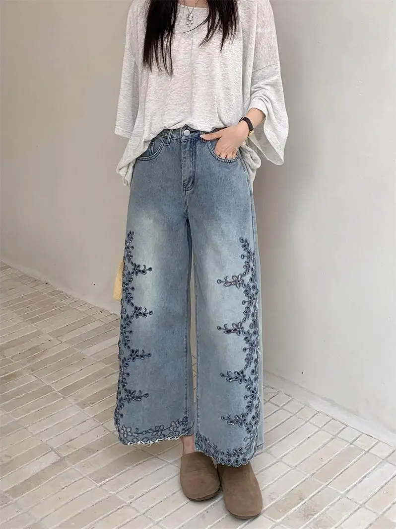 Elegant Embroidered Hollow out Straight Leg Jeans Women's Summer High Waist Loose Wide Leg Capri Pants Commute Style Blue
Elegant Embroidered Hollow out Straight Leg Jeans Women's Summer High Waist Loose Wide Leg Capri Pants Commute Style Blue