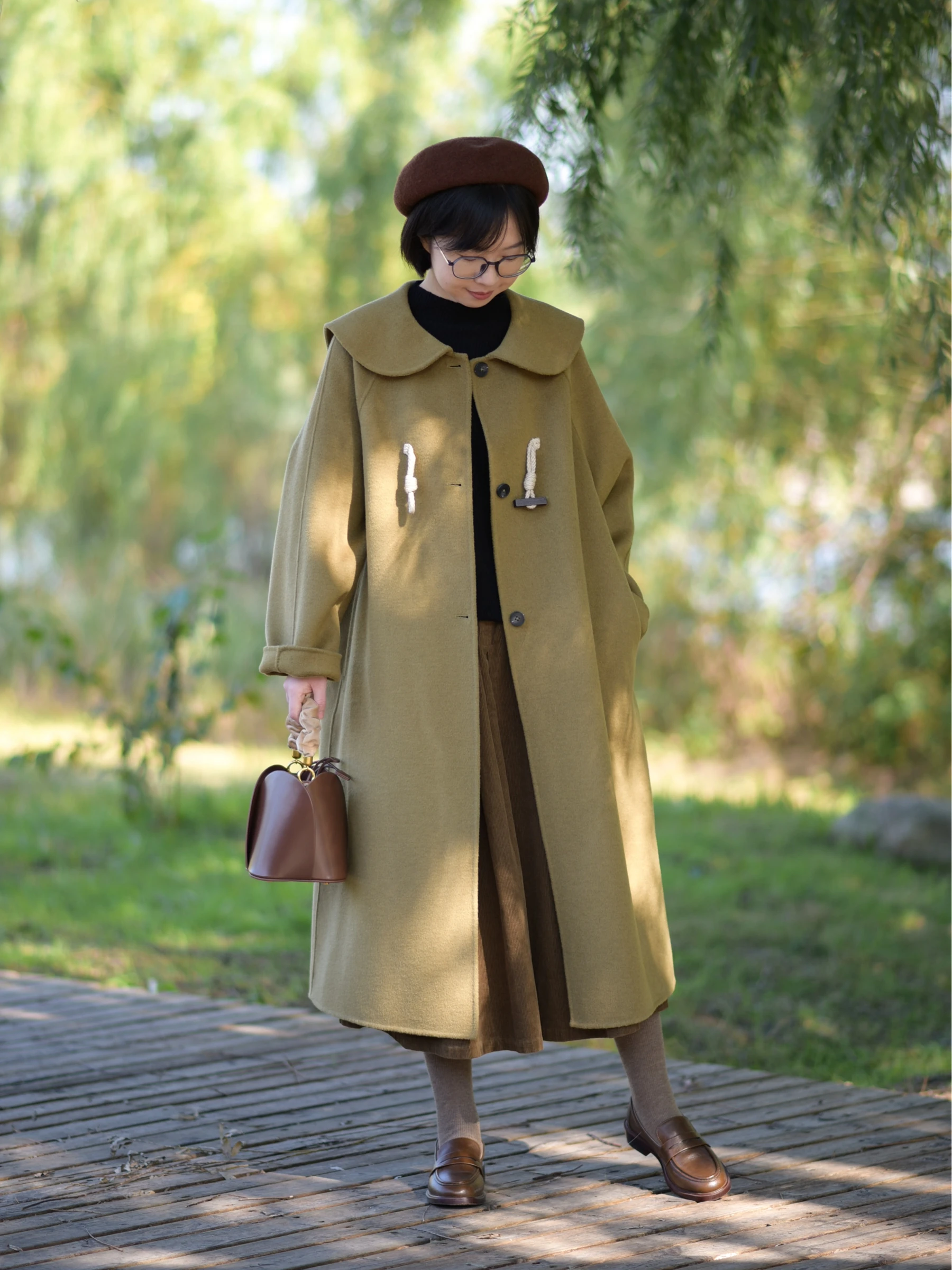 Double-Faced Woolen Winter Coat with Shoulder Insertion Large Collar Sweet College Style Loose Fit Long Coat Single Button Pu...
Double-Faced Woolen Winter Coat with Shoulder Insertion Large Collar Sweet College Style Loose Fit Long Coat Single Button Pu...