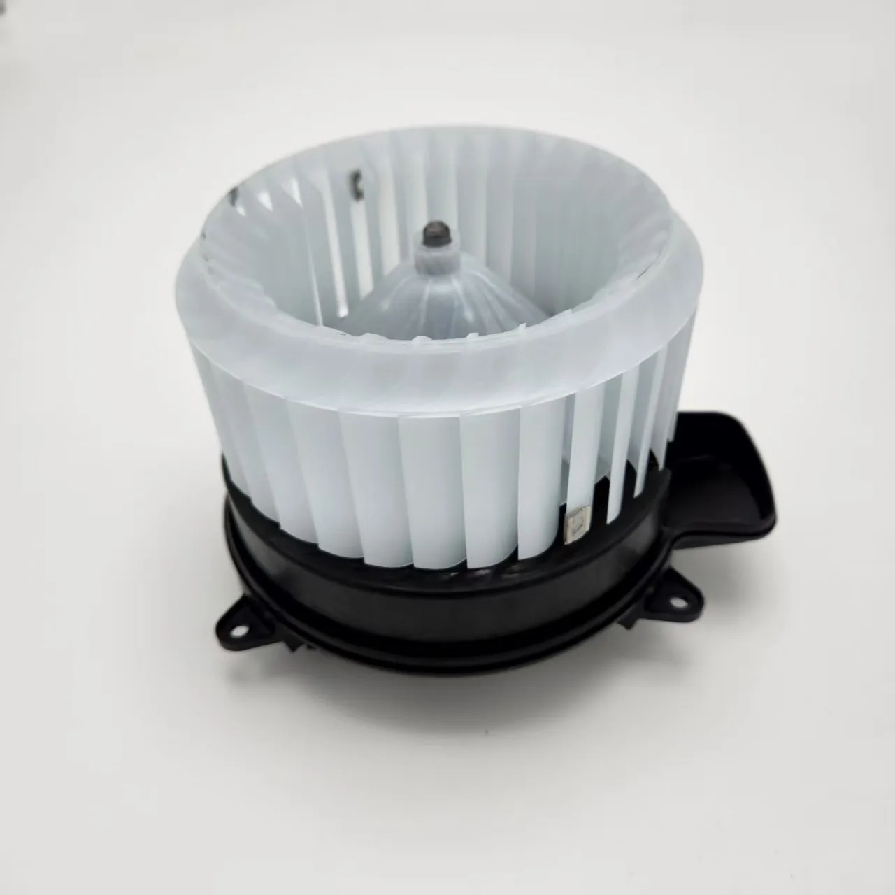 Suitable for A6L, A7, C7, A8 11-18 Models with Left-Hand Drive Blower Motor Oe: 4H1820021A 4H1820021B 7737081503 4H1820021 4H0898967A
Suitable for A6L, A7, C7, A8 11-18 Models with Left-Hand Drive Blower Motor Oe: 4H1820021A 4H1820021B 7737081503 4H1820021 4H0898967A