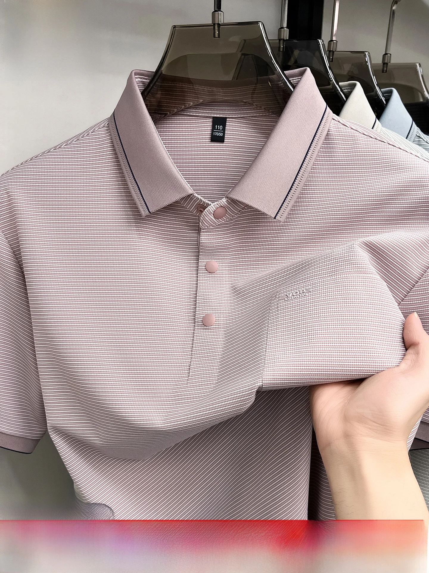 Pierre Cardin Summer New Men's irt Silk Stripe ort Sve Turn-down Collar Dad Clothes Casual Breathable Faionable
Pierre Cardin Summer New Men's irt Silk Stripe ort Sve Turn-down Collar Dad Clothes Casual Breathable Faionable