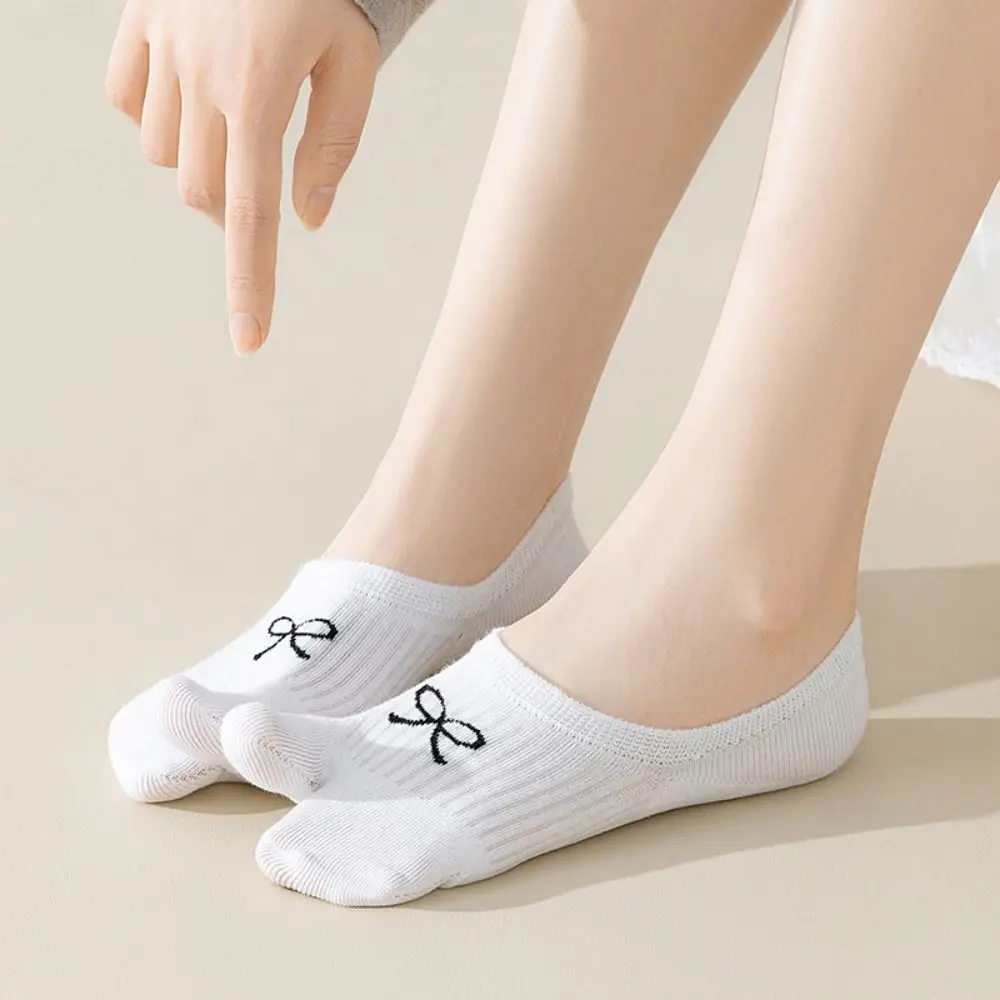 3Pairs Cotton Short Tube Two Toe Boat Socks Invisible Anti Slip Sweet Bow Socks Hosiery Breathable Split Toe Ankle Socks Women
3Pairs Cotton Short Tube Two Toe Boat Socks Invisible Anti Slip Sweet Bow Socks Hosiery Breathable Split Toe Ankle Socks Women