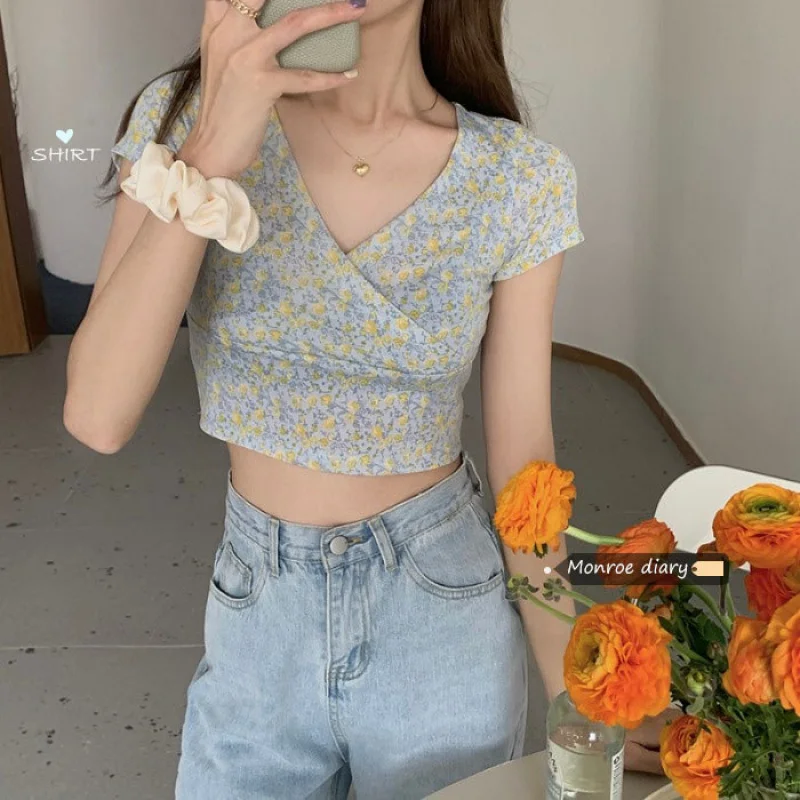 Floral-shirt Women's Design Slim-Fit Short Sleeve 2025 Summer Korean Style Short High Waist Navel Hot Girl Top Women
Floral-shirt Women's Design Slim-Fit Short Sleeve 2025 Summer Korean Style Short High Waist Navel Hot Girl Top Women