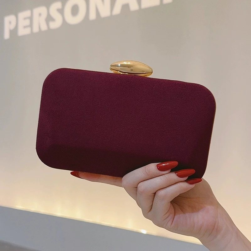 Retro Angola Red Clutch Bag for Women Simple Gold Frame Velvet Exquisite Evening Bags Simple Elegant Mother-in-law Wedding Purse
Retro Angola Red Clutch Bag for Women Simple Gold Frame Velvet Exquisite Evening Bags Simple Elegant Mother-in-law Wedding Purse