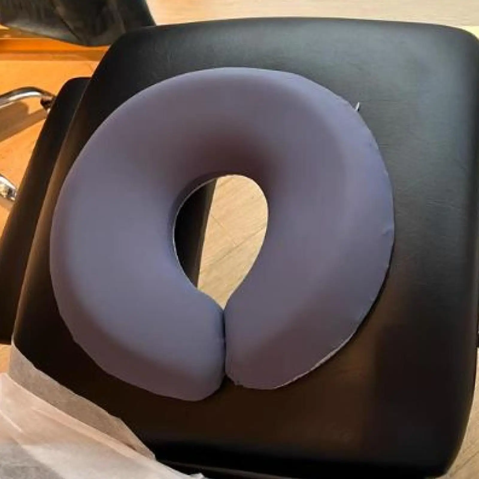 Massage Face Cradle Cushion Portable Comfortable Massage Table Face Pad Neck Head Cushion Pillow for Beauty Salon Travel SPA Bed
Massage Face Cradle Cushion Portable Comfortable Massage Table Face Pad Neck Head Cushion Pillow for Beauty Salon Travel SPA Bed