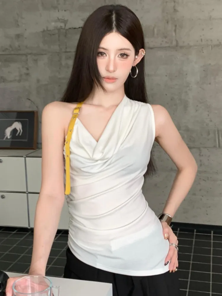 Spicy Girl Design Hanging Neck Backless Vest Women's Summer New Irregular Slimming Waist Short Top City Walk Fashion
Spicy Girl Design Hanging Neck Backless Vest Women's Summer New Irregular Slimming Waist Short Top City Walk Fashion
