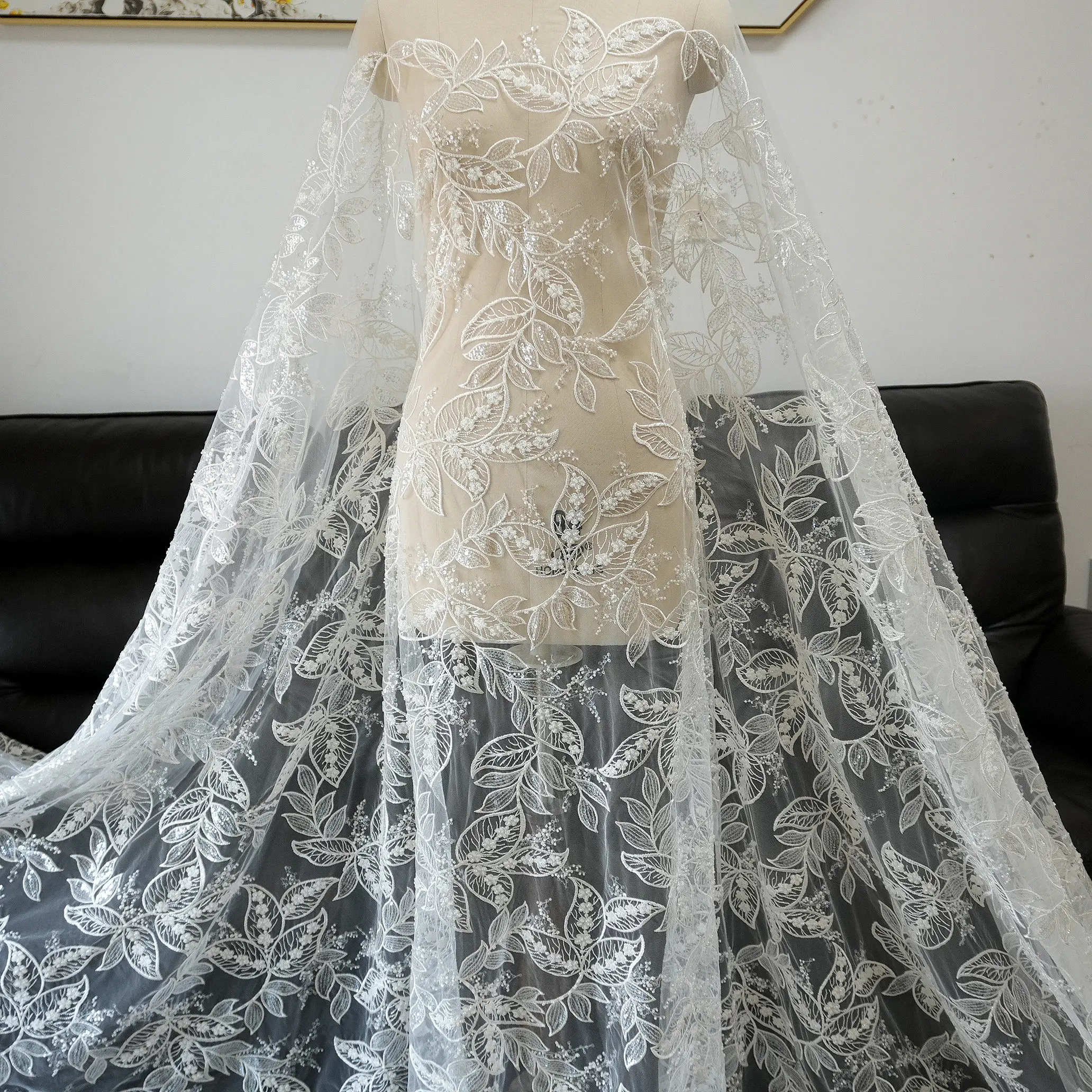 Soft Wedding Veil Fabric Beaded Embroidered Sequin Leaf Tulle DIY Bridal Headpiece Lace Trim Wedding Dress Material
Soft Wedding Veil Fabric Beaded Embroidered Sequin Leaf Tulle DIY Bridal Headpiece Lace Trim Wedding Dress Material