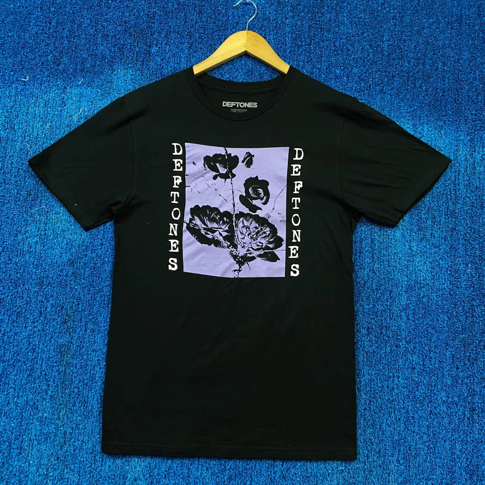 Deftones The Vinyl Collection Album Art Shoegaze Band Tee M band tee merch graphic tee
Deftones The Vinyl Collection Album Art Shoegaze Band Tee M band tee merch graphic tee